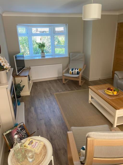 Beautiful 3 Bed Home In The Heart Of New Forest Hordle Экстерьер фото